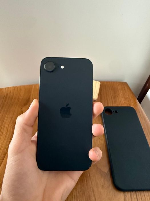 Iphone 16e Novo Com garantia 100% bateria