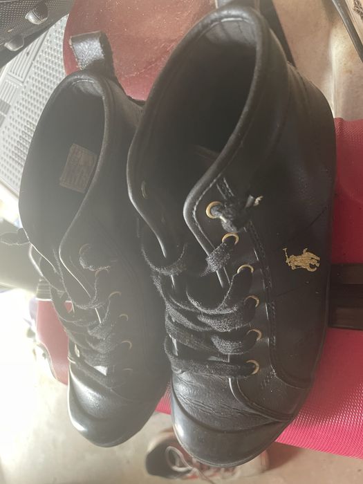 Bota preta por 20 tenis rosa 5 eros rasteirinha 5 eros