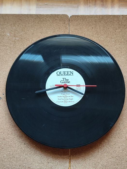 Queen - The Game - Relógio em Vinil 33 ⅓ RPM