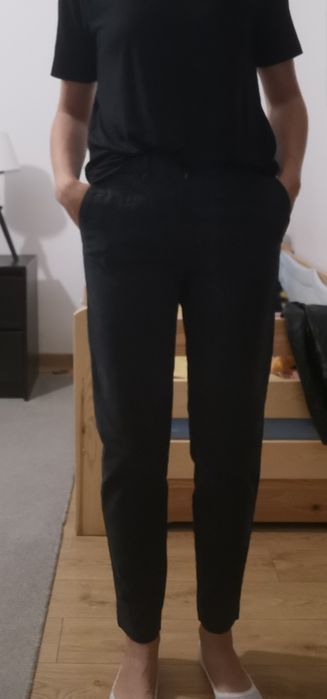Materiałowe spodnie Tommy Hilfiger