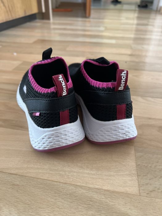 Кроссовки Bench