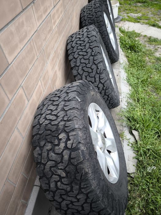Продам 275 65 17 BF Goodrich All terrain KO2 диски 6х139.7 Prado