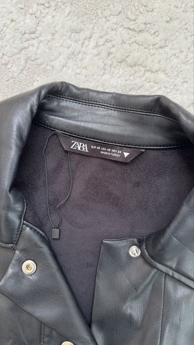 Сорочка з екошкіри Зара