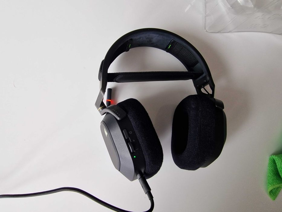 Sprzedam słuchawki gamingowe Corsair HS80 RGB Wireless. Stan bardzo dobry.