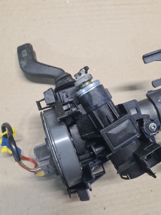 Кермова колонка електропідсилювачем Opel Corsa C Combo Опель 09115125