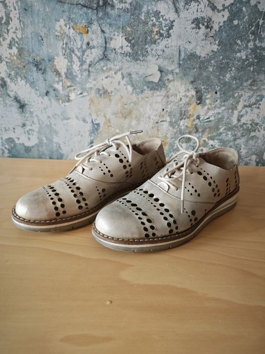 Złote buty ze skóry 36