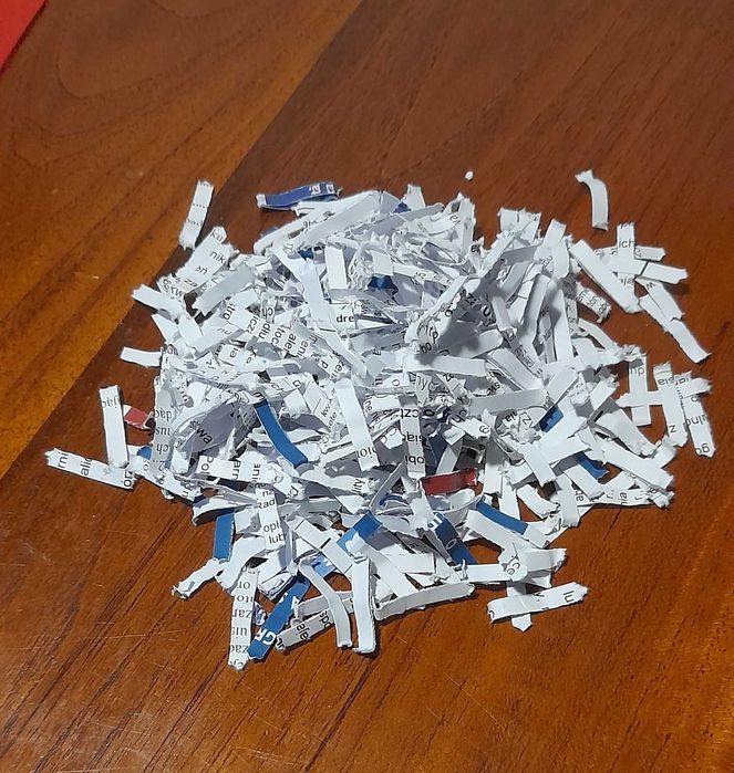 Niszczarka dokumentów i kart bankowych, REXEL, "elegancka", 37x18x36cm