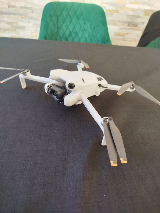 Dron Dji mini 4 pro