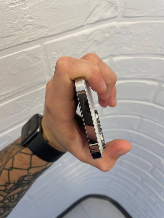 Продам Iphone 14 Pro 256ГБ