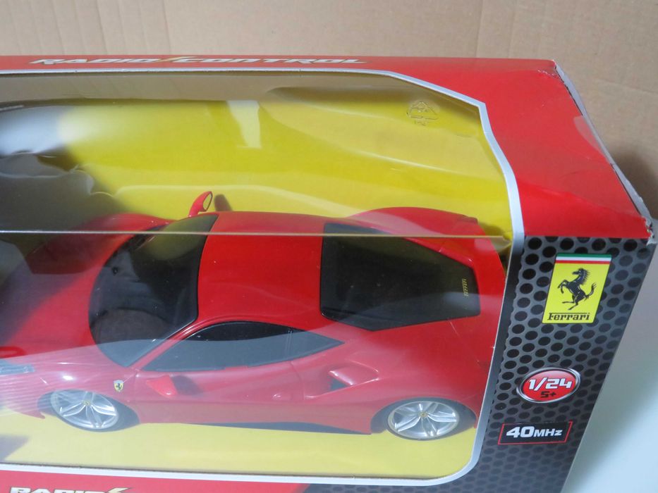 Carro telecomandado Ferrari 488 GTB RadioControl 1:24 Maisto Tech NOVO