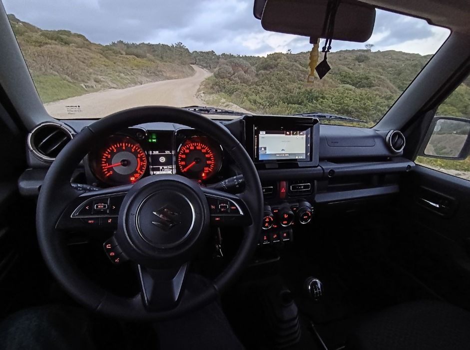 Suzuki Jimny 4 Lugares Full Extras com Histórico de Revisões