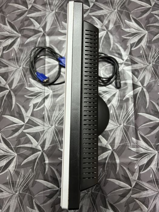 Monitor belinea - Com os cabos