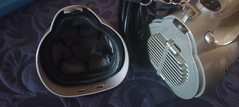 Aspirador Ufesa 800w