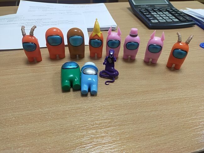 Амонг ас фигурки