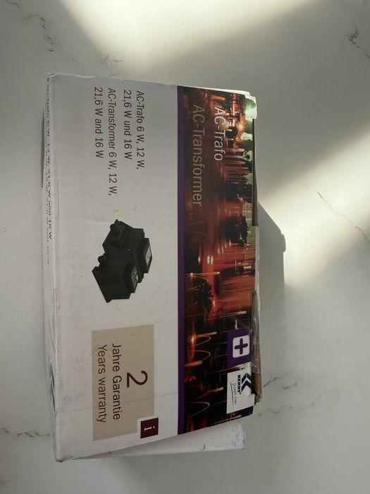 transformator prądu zmiennego (AC) marki Kerry Electronics.