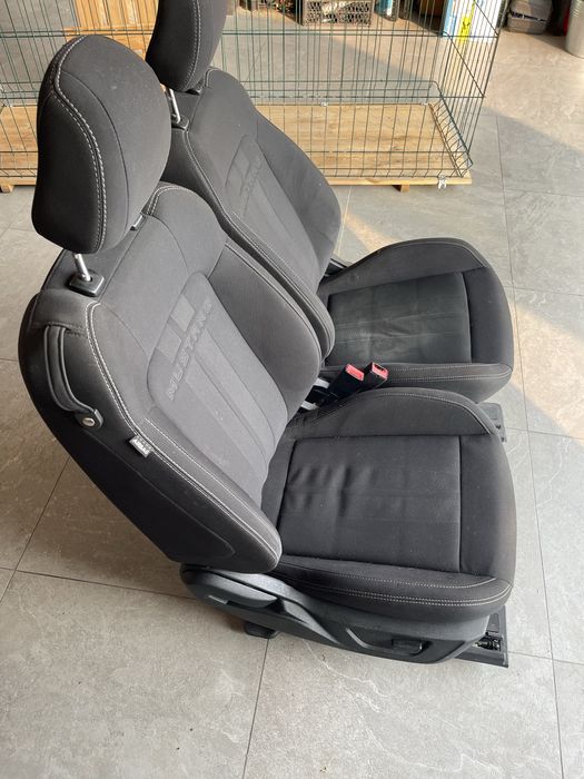 Сидіння Ford Mustang з Airbag