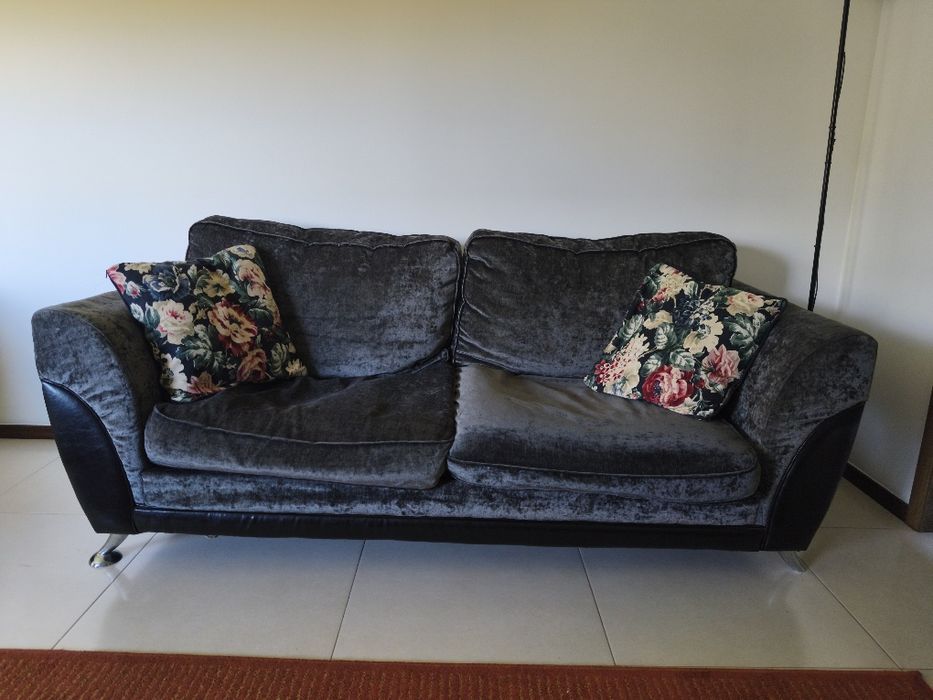 Conjunto de sofás+ almofadas decorativas