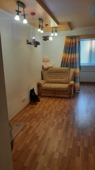 Здам свою 3 ёх комнатную  квартиру с гаражём