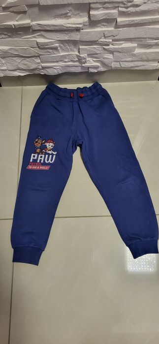 Spodnie dresowe rozmiar 122