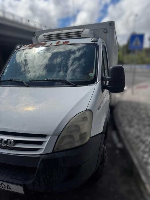 IvecoDaily35C18de2011comFRIOParaPeças