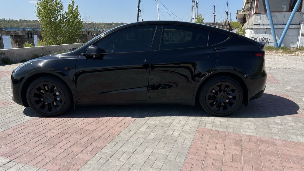 Tesla Model Y Long Range Dual Motor