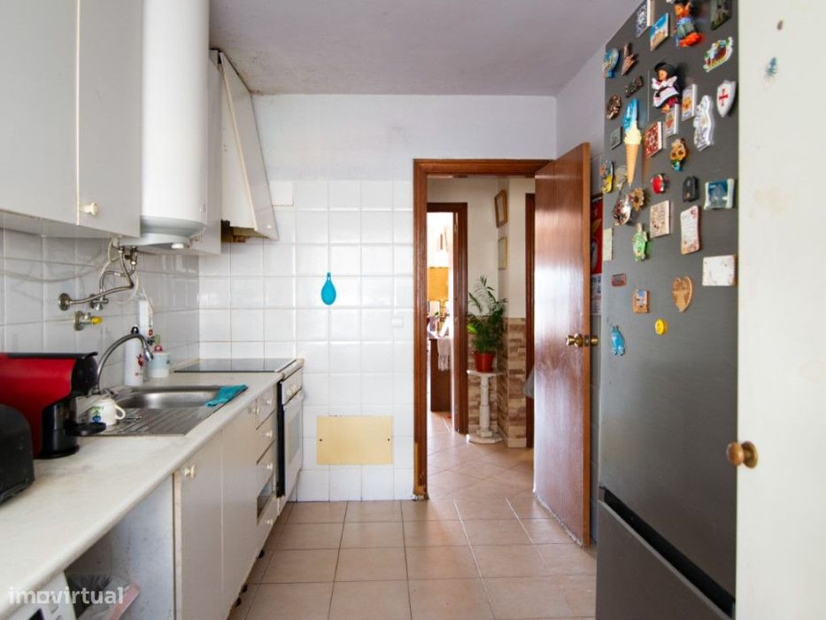 Apartamento T4 em Carnaxide com Vista para Monsanto.