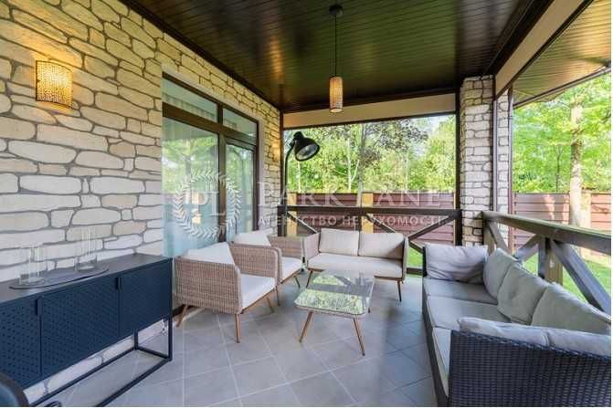 Березівка. КМ Козирна Карта. Будинок з дуже гарним ремонтом.