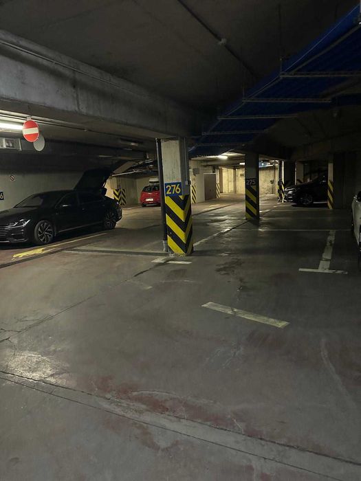 Miejsce parkingowe Łucka, Warszawa