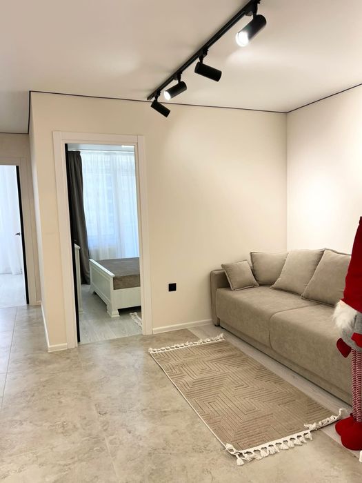 Продається гарна 2 кімнатна квартира на Бамі