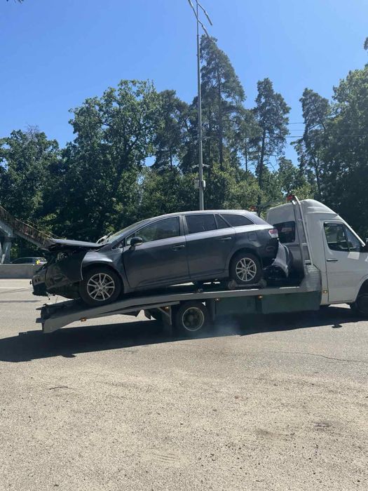 Продам авенсіс 2008 року до аварііі була в ідіалі