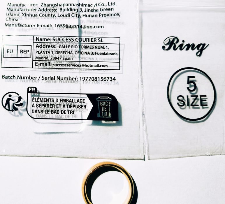 Obrączka różowe złoto stal tytanowa r. 5 (średnica 1,57cm) gr.4 mmNowa