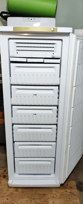 Продам морозильную камеру