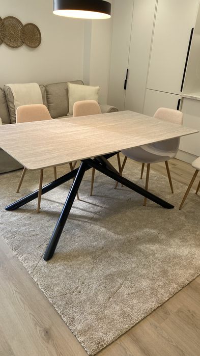 Mesa de jantar nova