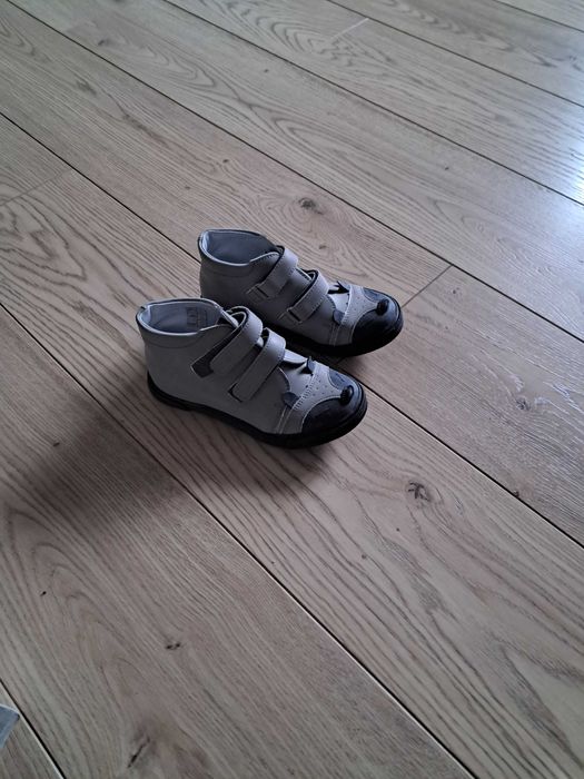 Trzewiki buty  nowe Kornecki r 30 chlopiece