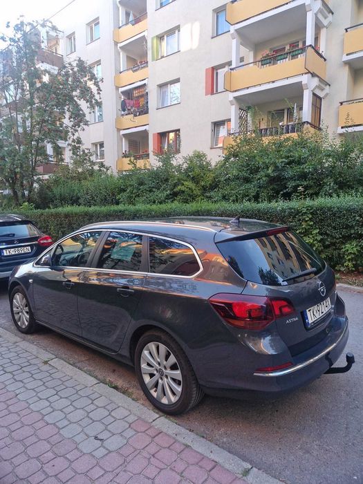 Opel Astra J 1,6 136 KM