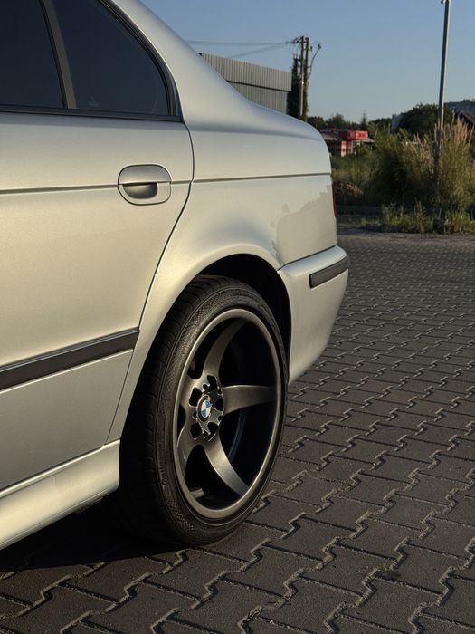 Продам Bmw e39 528i