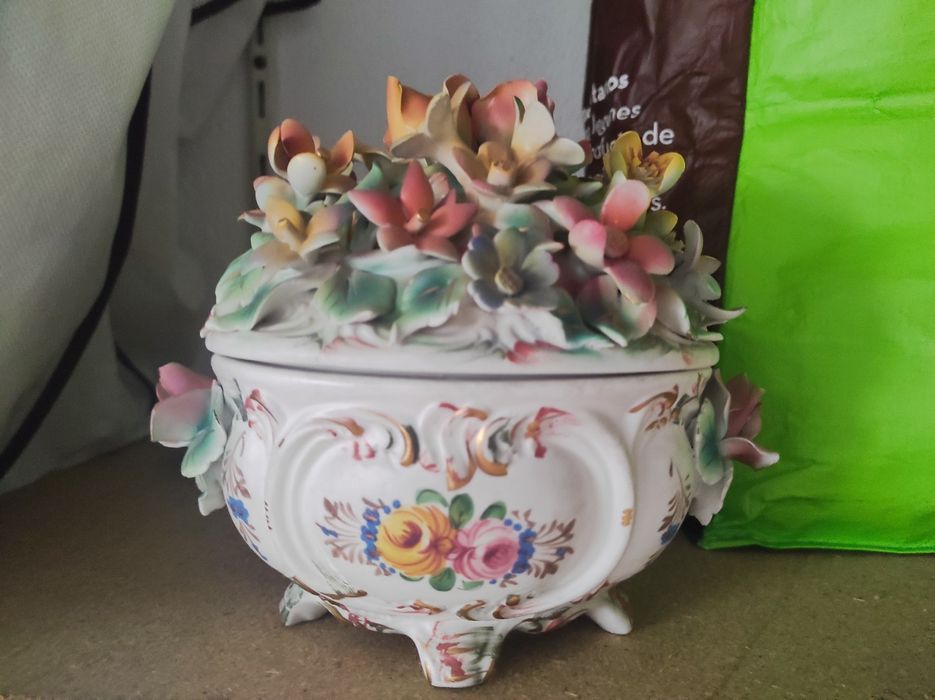 Porcelana antiga porta jóias rosas flores antiguidade