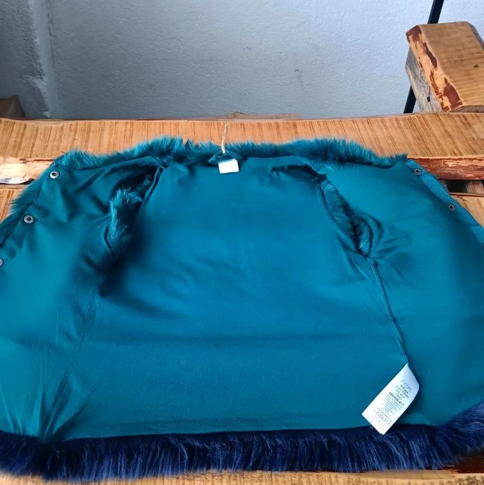 Хутряна жилетка для дівчинки 4-5 років next