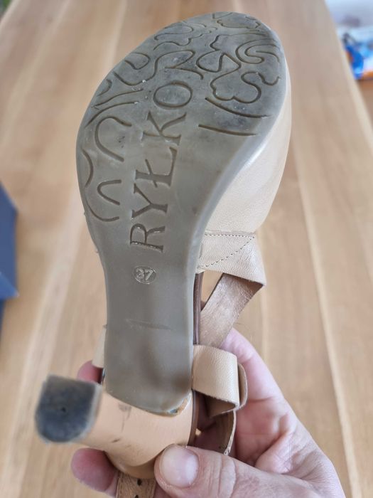 Czółenka,szpilki Ryłko 37