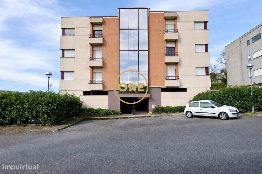 Apartamento T3 com Garagem e Terraço no Alto da Prova, em Paçô - Arcos