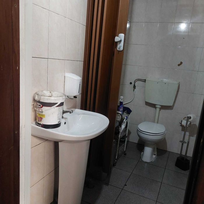 Armazém 300 m² em Valença – Terreno 685 m² – Excelente Oportunidade