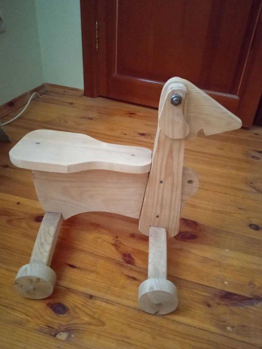 Столярные изделия под заказ, двери, кровати, лестницы в дом, беседки +