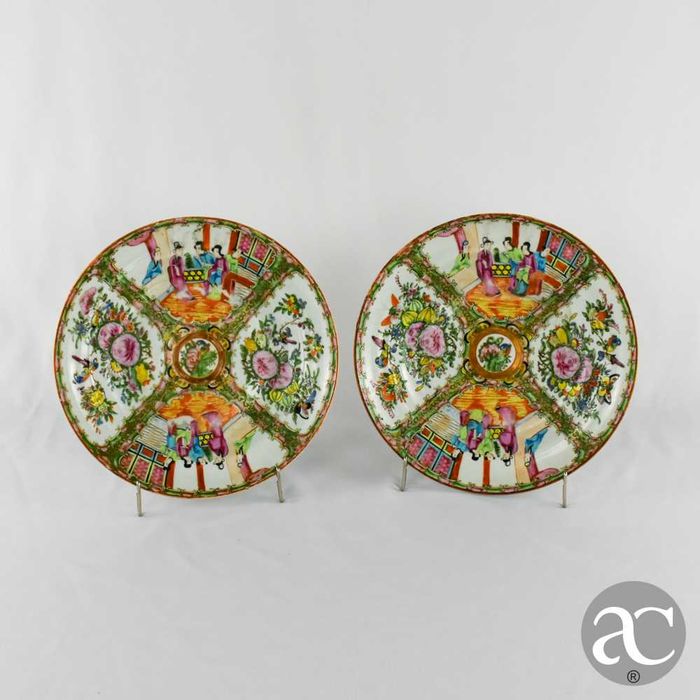 Par de pratos fundos em Porcelana da China decoração Mandarim, período República