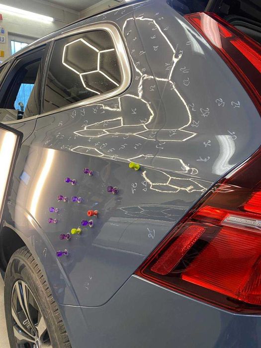 Usuwanie wyciaganie wgnieceń bez lakierowania bez malowania metod PDR