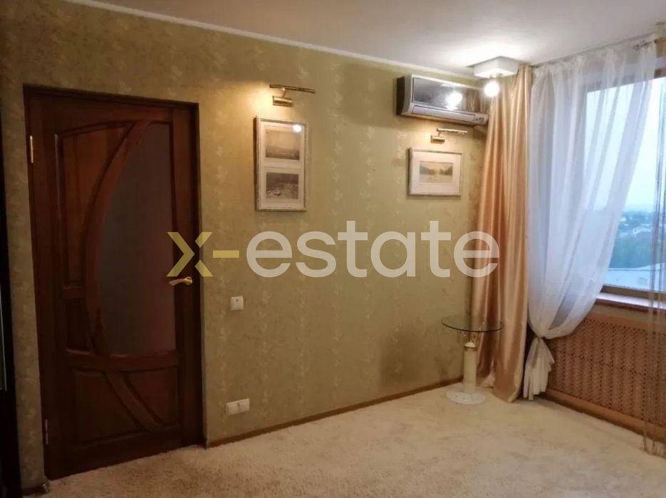 Продам однокімнатну квартиру по Гвардійців-широнінців буд 27