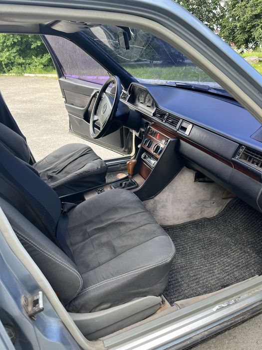 Mercedes benz W124