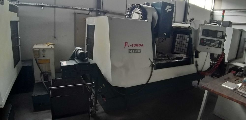 Centro de Maquinação CNC FEELER FV 1300A + CARRO DE LIMALHAS + CHILLER