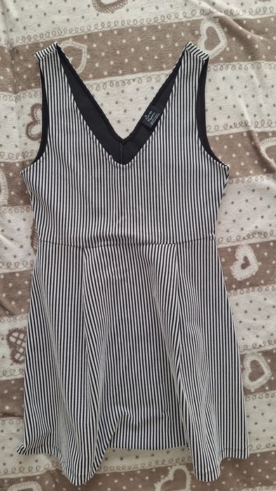 Sukienka Zara must have w każdej szafie