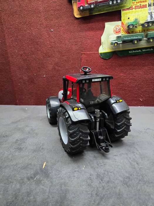 Bruder Valtra T 191.