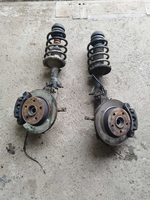 Лівий/правий поворотний кулак Мерседес Віто 638